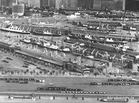 K&ouml;stermodell Hamburger Hafen Foto 1