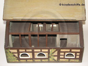 Bauernhaus klein/Dach offen